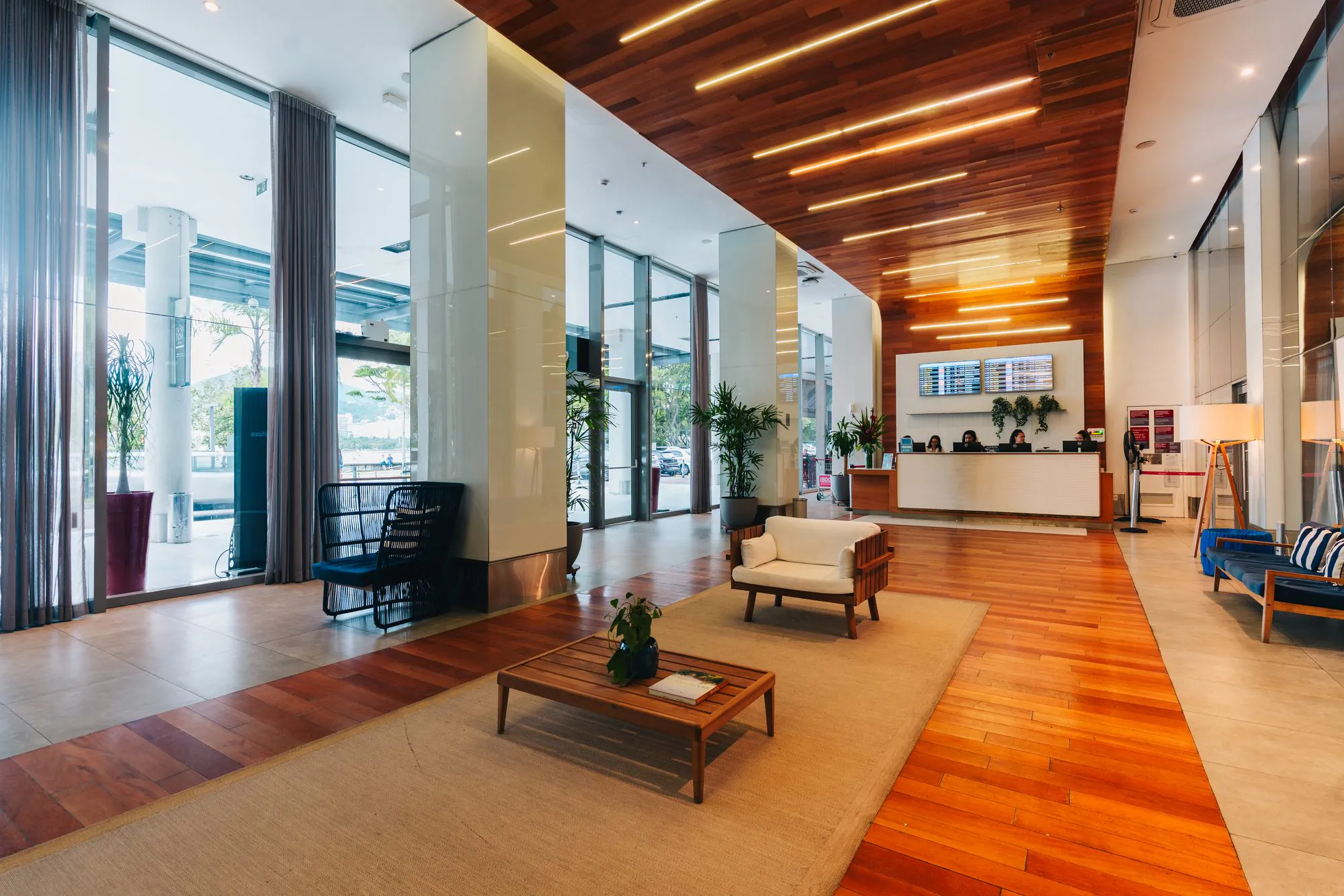 Lobby e recepção do Prodigy Santos Dumont