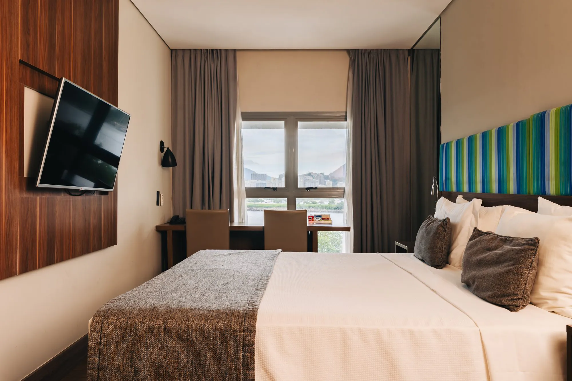 Quarto do Prodigy Santos Dumont com vista para a cidade