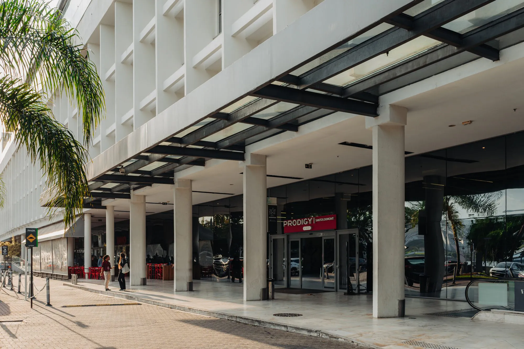Porte-cochère do Prodigy Santos Dumont